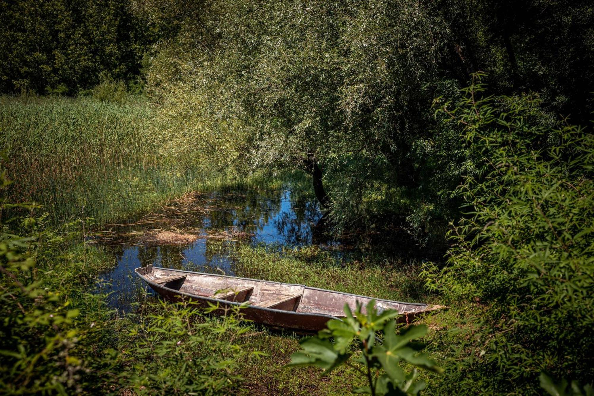 Boljesestre Lake Retreat Golubovci Extérieur photo